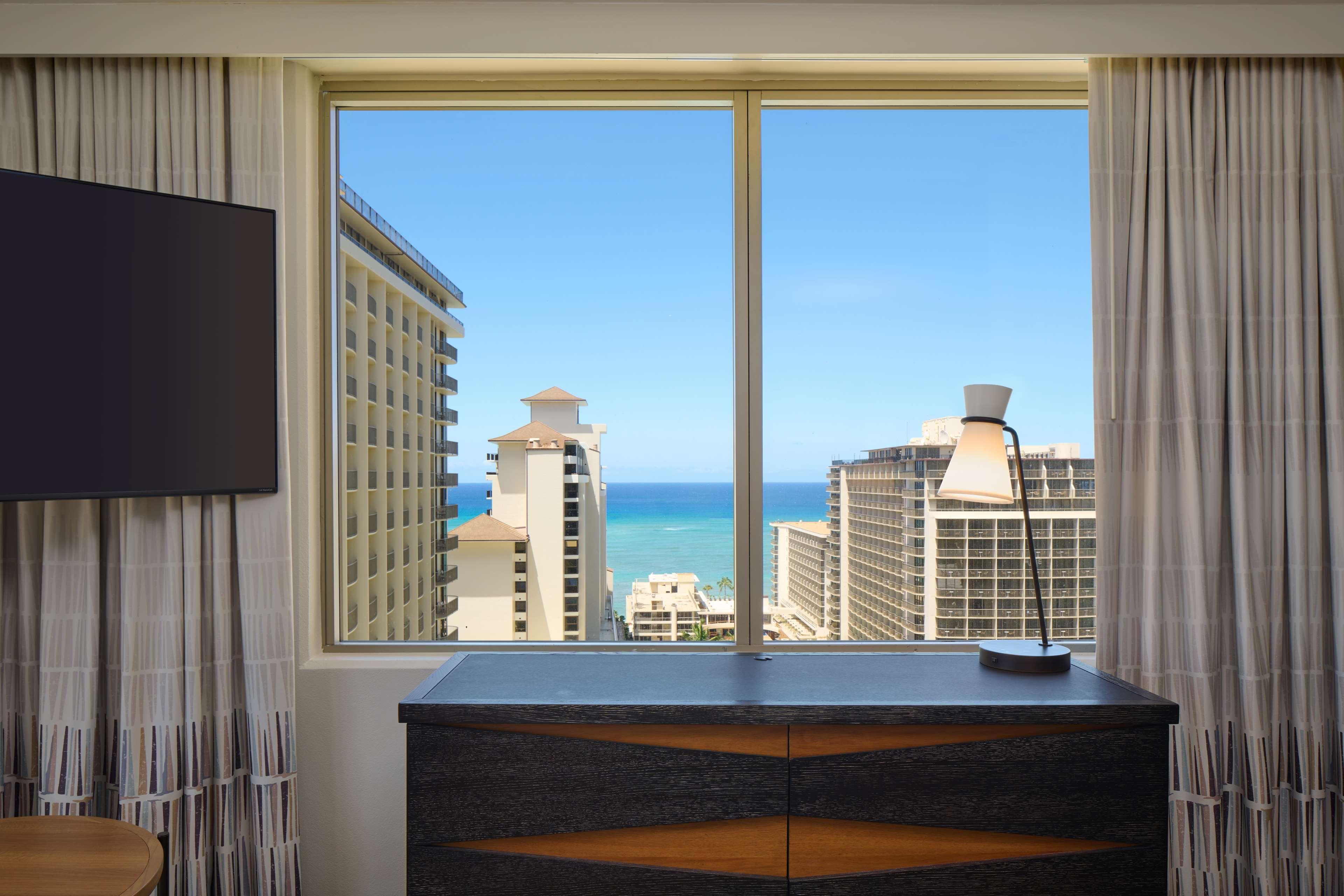 Embassy Suites By Hilton Waikiki Beach Walk Honolulu Extérieur photo