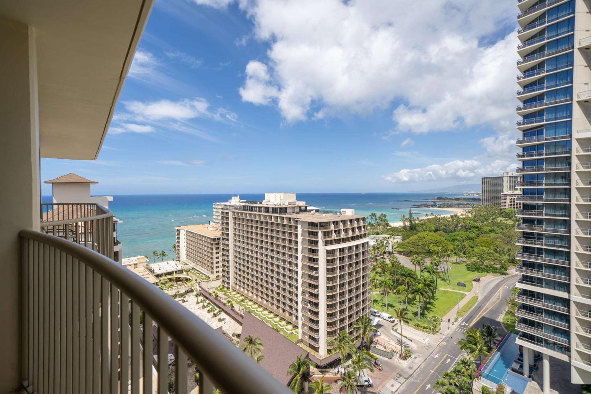 Embassy Suites By Hilton Waikiki Beach Walk Honolulu Extérieur photo